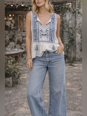 Lucky Brand White Sleeveless Embroidered Tank with Blue Tassels Womens X-Small